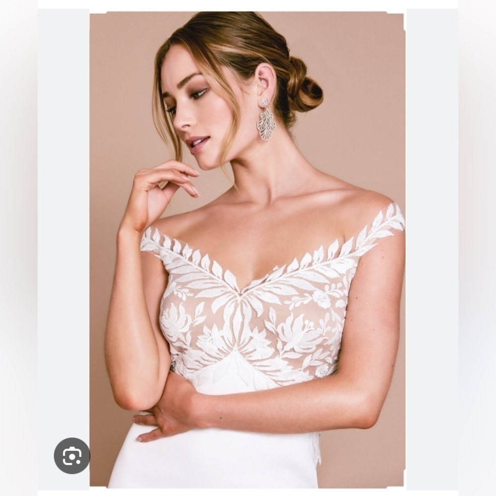 Tadashi Shoji NWT Lace Illusion Off The Shoulder Crepe Bridal Wedding Gown 8 - Picture 4 of 16